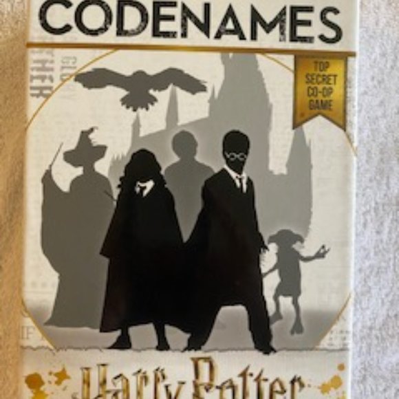 CODENAMES: Harry Potter Board Game - Picture 2 of 4